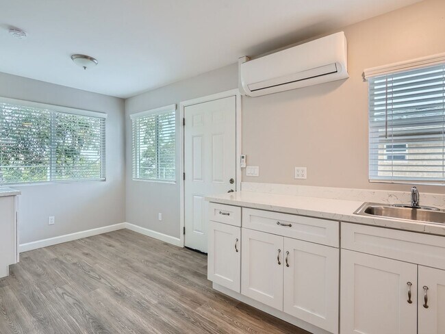 Building Photo - Newer 3 Bedroom House & 2 Bedroom Granny Flat Close to SDSU!!!  $1000 Off 1st Month's Rent!!