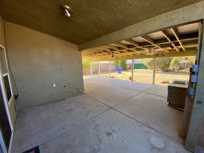 Building Photo - Spacious Exeter Home coming soon!