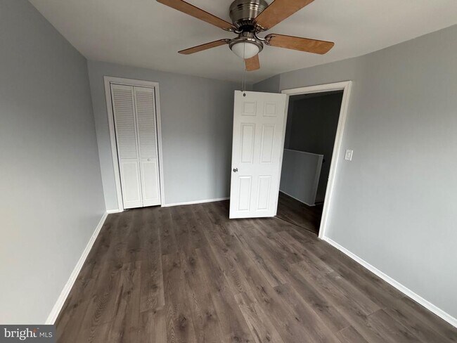 Building Photo - 2004 Kelmore Rd