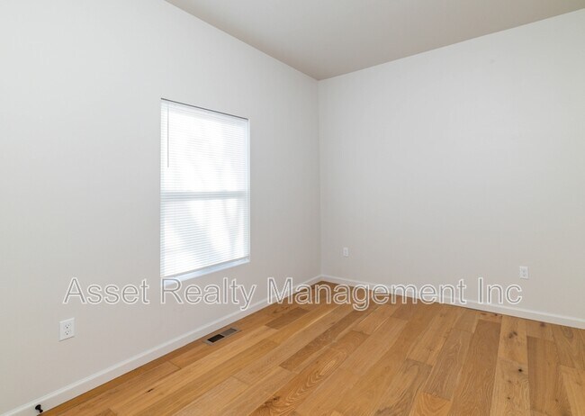 Building Photo - 1422 Beaumont Ave