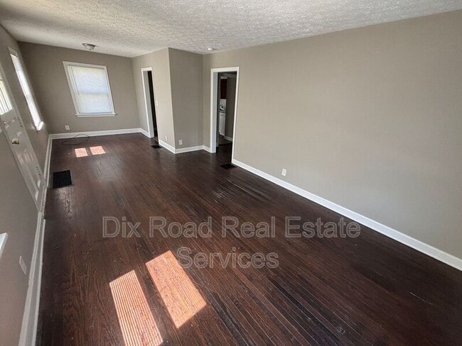 Building Photo - 1862 Ashbrook Dr