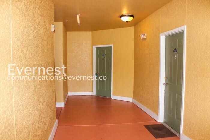 Building Photo - 4207 S Dale Mabry Hwy