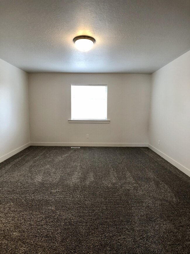 Building Photo - 437 S 1400 E