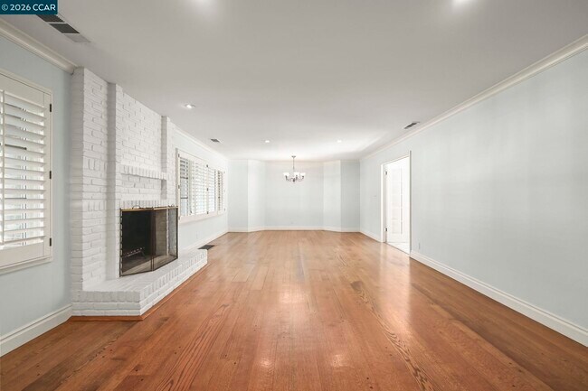 Building Photo - 161 La Serena Ave