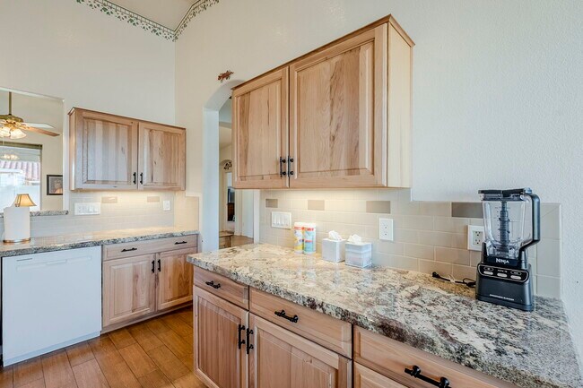 Building Photo - 4269 E Cassia Ln