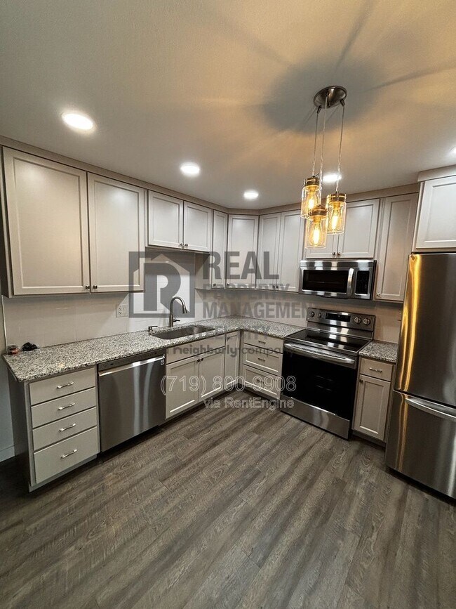 Building Photo - 2107 Chatalet Ln