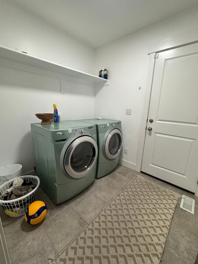 Building Photo - Beautiful Herriman Home for rent!