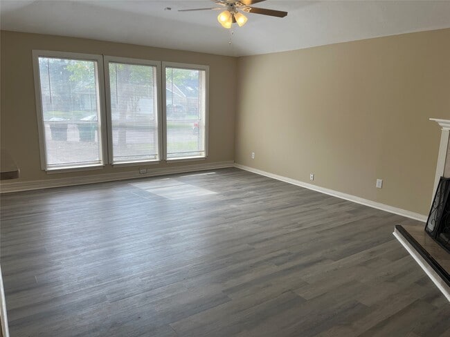 Building Photo - 9502 Triola Ln