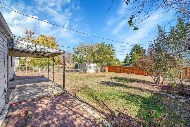 Building Photo - $2,295 - 3 Bed, 1 Bath Newly Updated Home In Denver with Fenced in Yard!