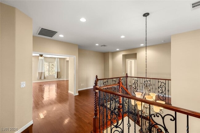 Building Photo - 17 Morninglow Pass