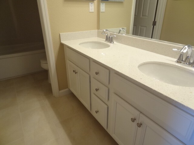 Building Photo - 2121 Pasqual Dr