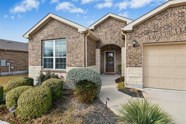 Building Photo - 704 Archer Ln