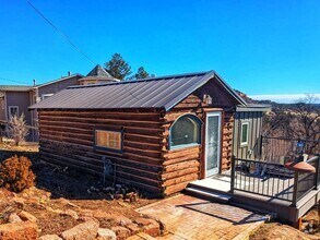 Building Photo - Fully Remodled Cabin in Palmer Lake with A...
