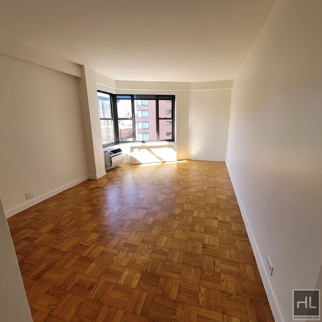 Building Photo - 145 4th Ave