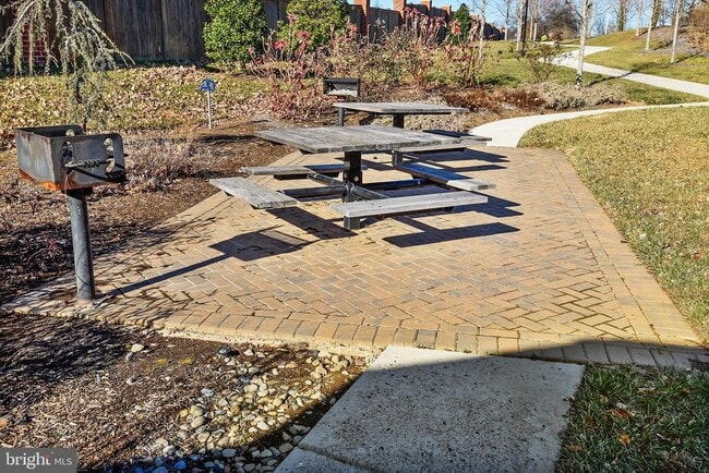 Building Photo - 2931 Deer Hollow Way