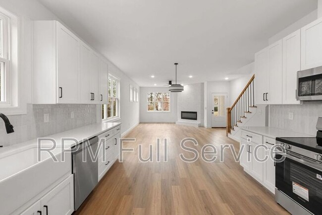 Building Photo - 2109 14th Ave N