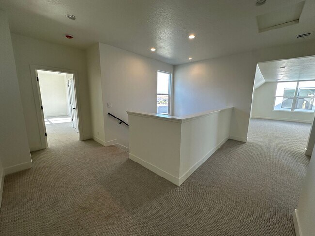 Building Photo - Desert Horizon!! BEAUTIFUL BRAND NEW 4 bed...