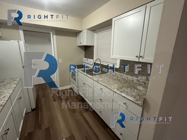 Building Photo - 1430 Amberly Dr