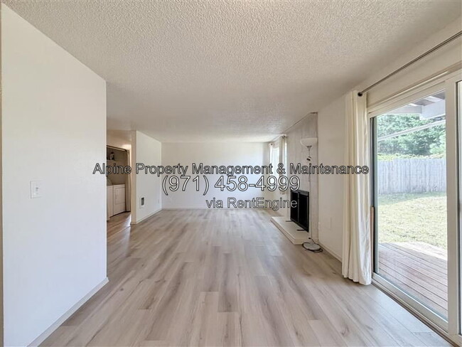 Building Photo - 6457 SW 192nd Ave
