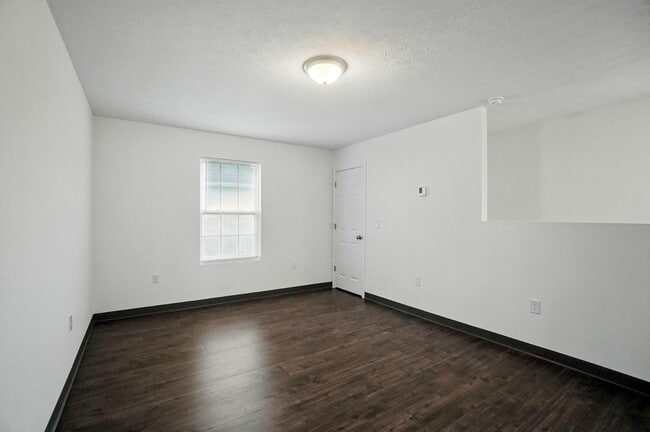 Building Photo - 501 Kristina Dr