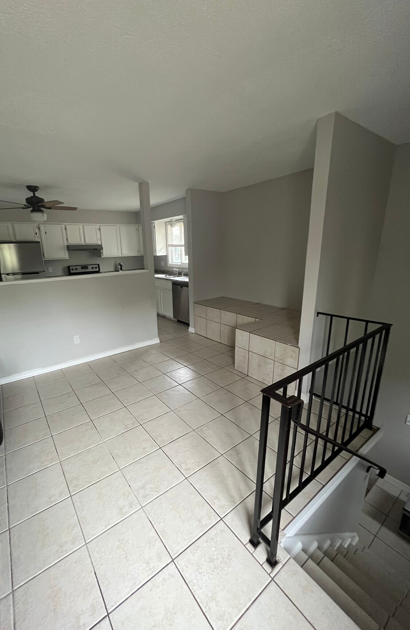 Main level living room - 502 Sunnyside Ln