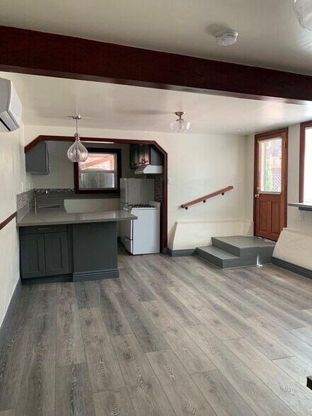 Open kitchen - 22417 Charlene Way