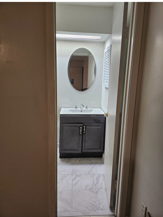 Building Photo - 6523 Diamond Leaf Ct S