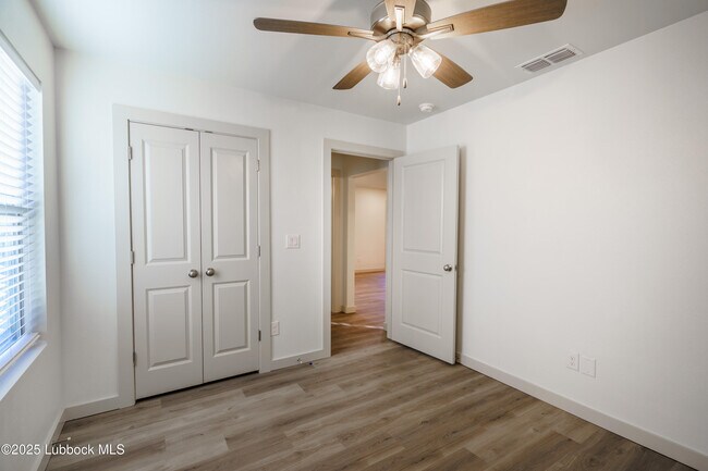 Building Photo - 8010 Elm Ave