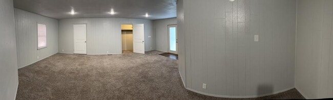 Building Photo - 17822 S Bryant Rd