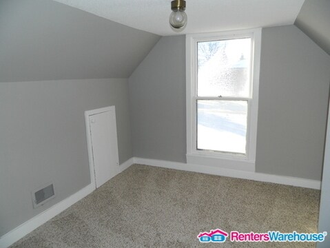 Building Photo - 1008 S Jefferson Way