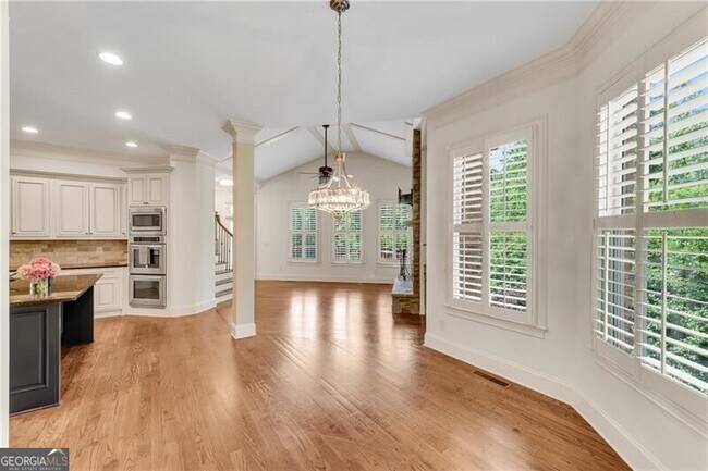 Building Photo - 5861 Yoshino Cherry Ln NE