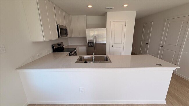 Building Photo - 806 Lynx St