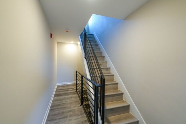 Building Photo - 1335 S 8th St