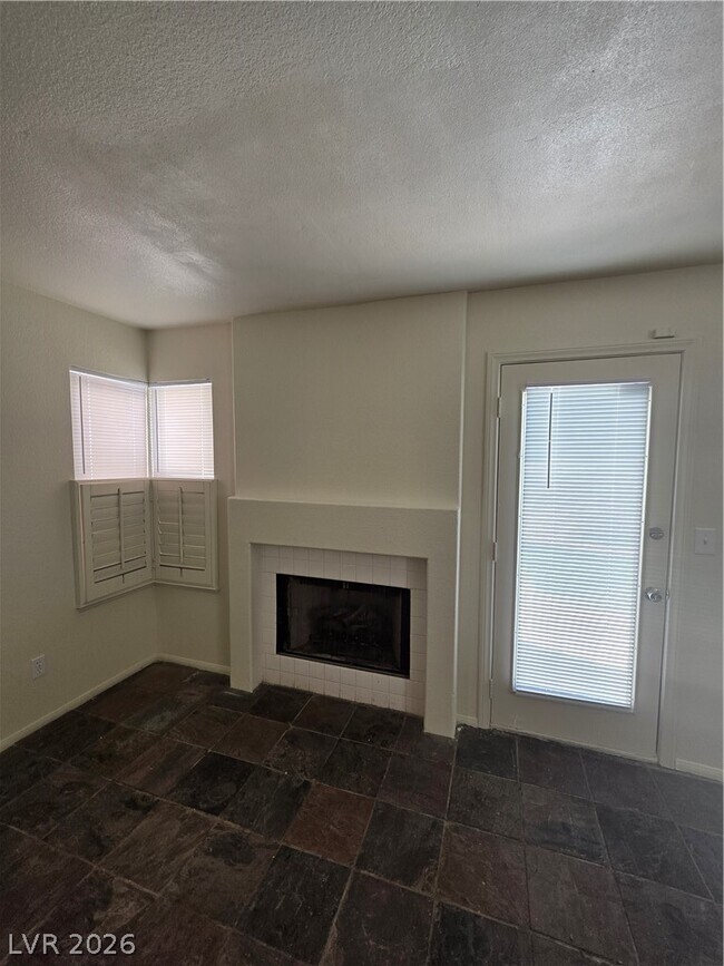 Building Photo - 8008 Dover Shores Ave