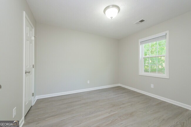 Building Photo - 1201 Sunday Ln