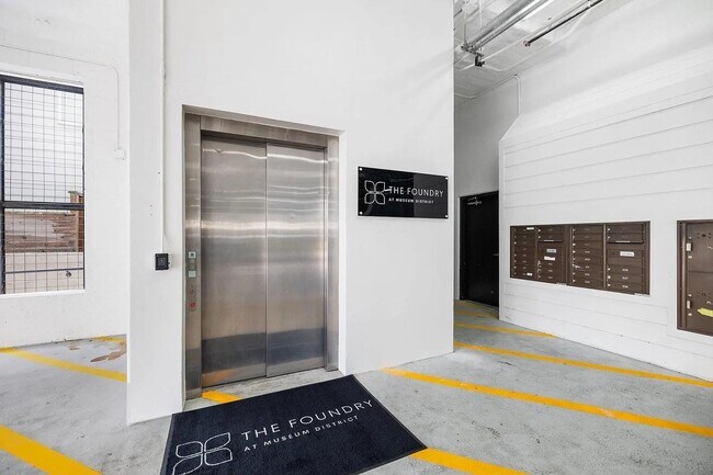 Building Photo - 1508 Blodgett St