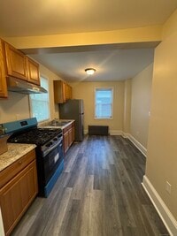 Building Photo - 393 Orchard St
