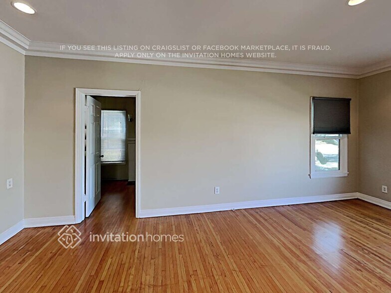 Building Photo - 1852 W 78th St