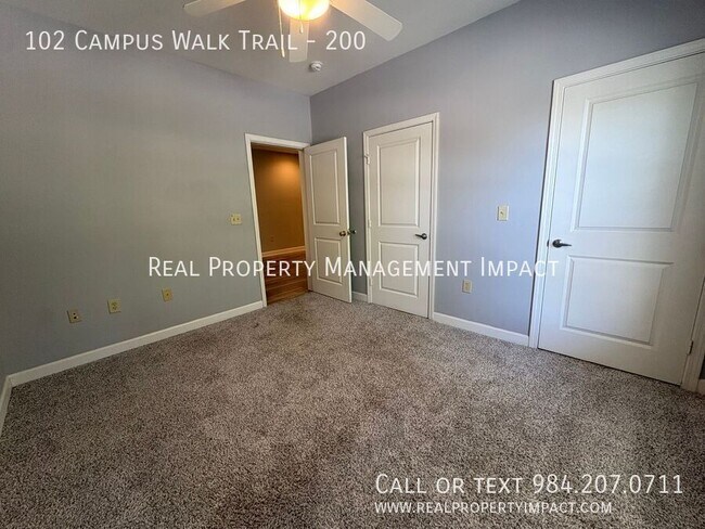 Building Photo - 102 Campus Walk Trl