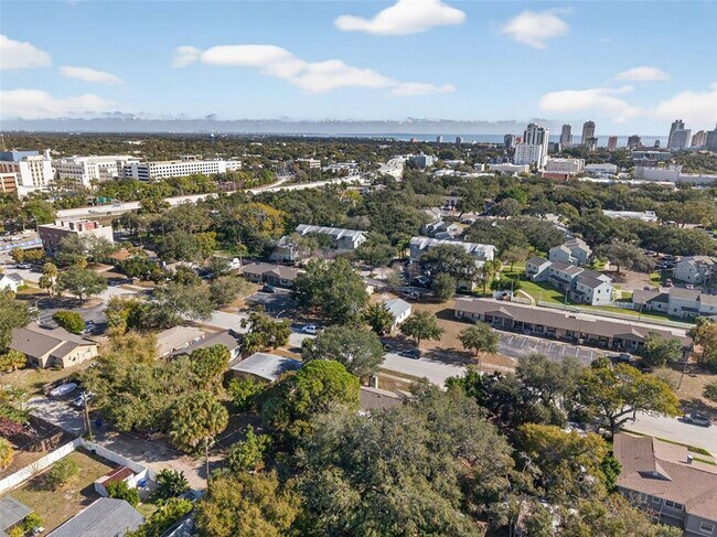 Building Photo - 260 13th St N