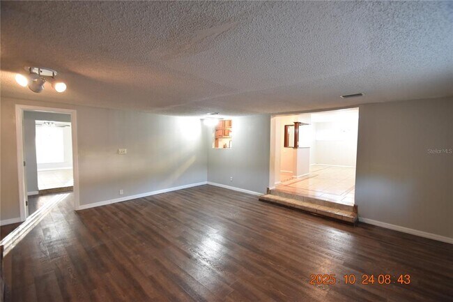 Building Photo - 10011 N 28th St