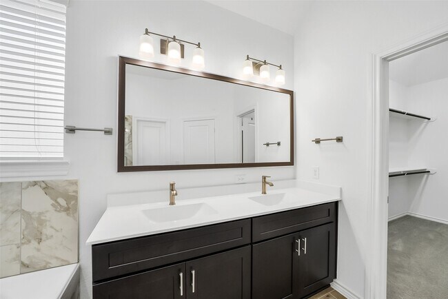 Building Photo - 1309 Tan Gable Ln