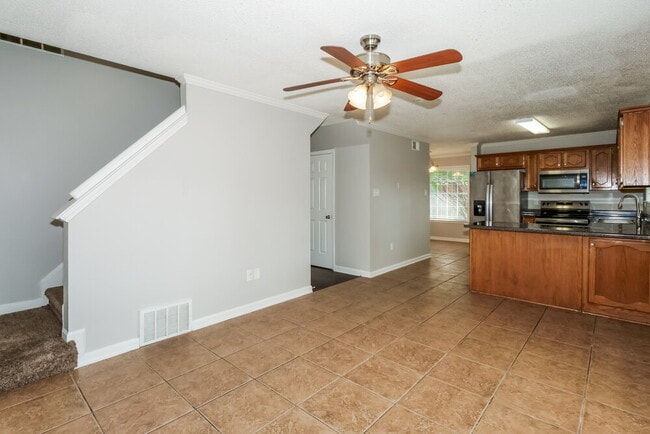 Building Photo - 6671 Hidden Fern Ln E