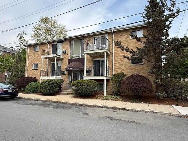 Building Photo - 87 Cedar St