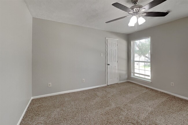 Building Photo - 11307 Sunshine Park Dr
