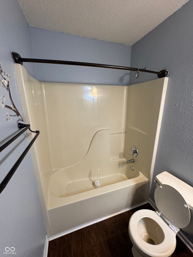 Building Photo - 4631 W Smith Valley Rd