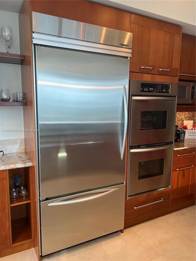 Building Photo - 333 Las Olas Way