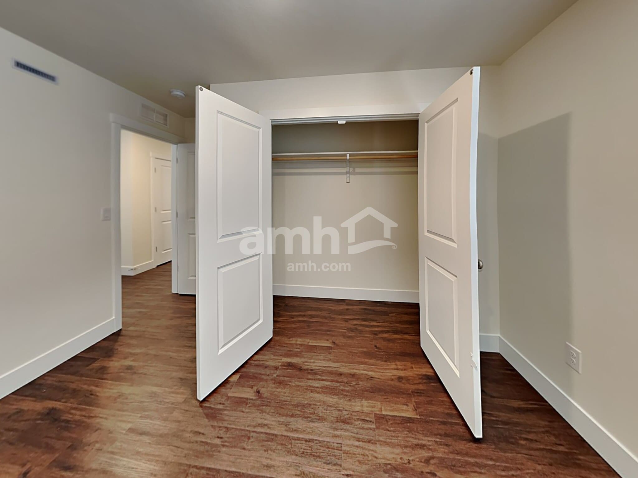 Building Photo - 1037 Woodsome Ave