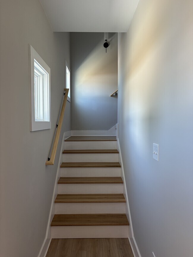 Building Photo - 77 Shelor Dr