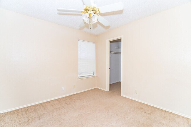 Building Photo - 2-BEDROOM DUPLEX
